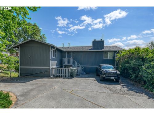 704 Nw 4th St, Pendleton, OR, 97801-1417 | Card Image
