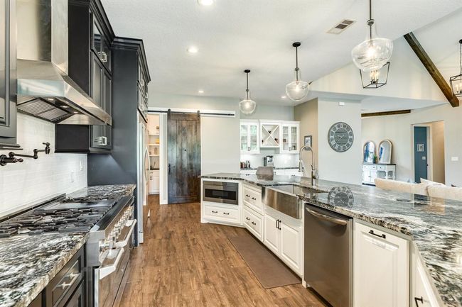 337 Thousand Oaks Dr, House other with 4 bedrooms, 3 bathrooms and 3 parking in Angleton TX | Image 37
