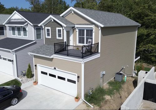 7248 Atwater Dr, Norton Shores, MI, 49456-8614 | Card Image