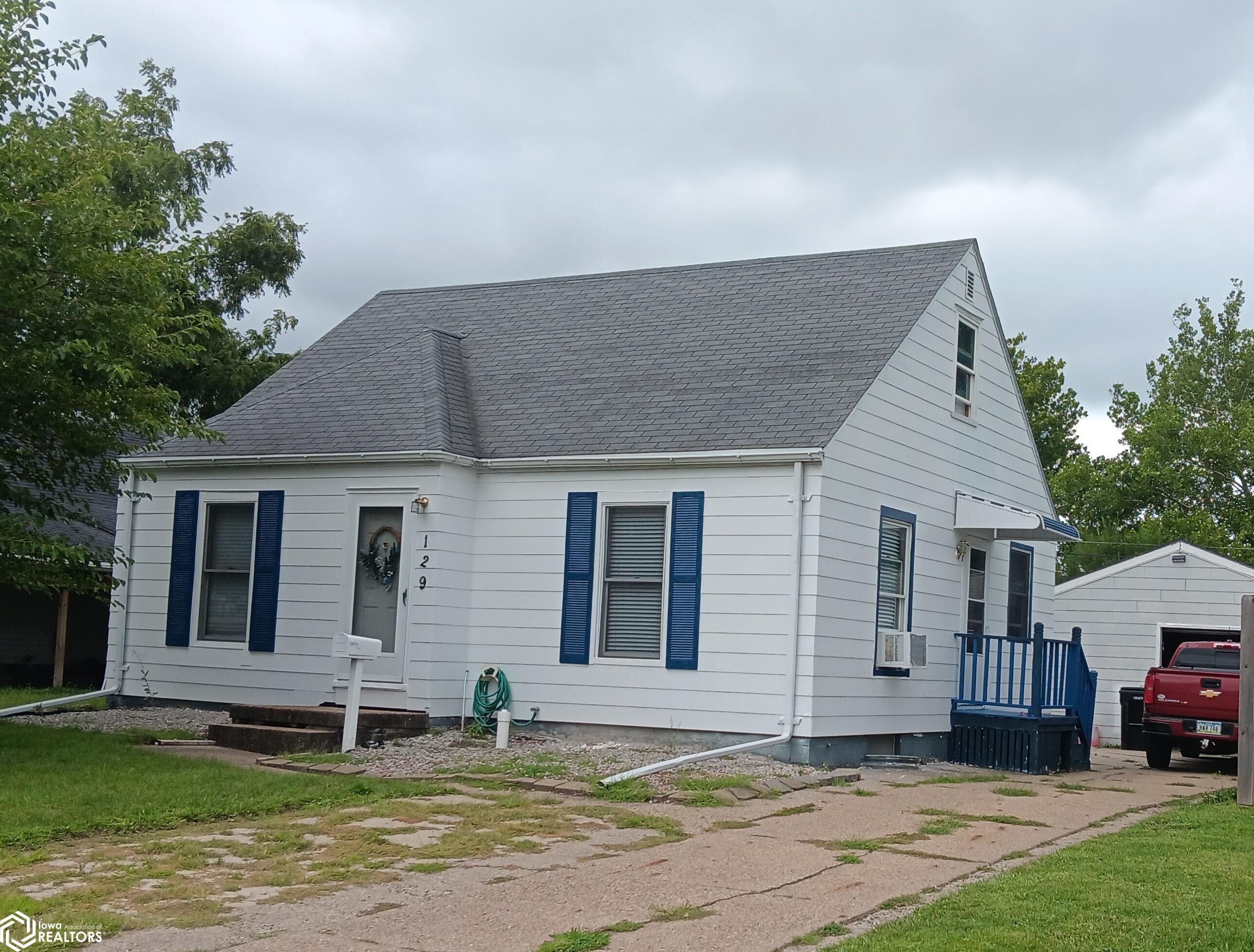 Webster St, Ottumwa, IA 52501