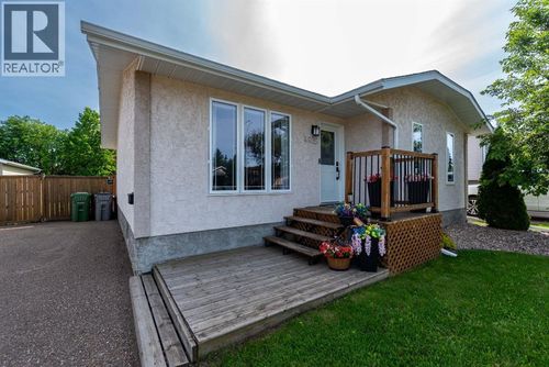 4605 32 Street, Lloydminster, SK, S9V1N6 | Card Image