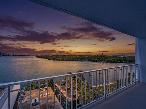 632-500 Bayview Dr, Sunny Isles Beach, FL, 33160-4780 | Card Image