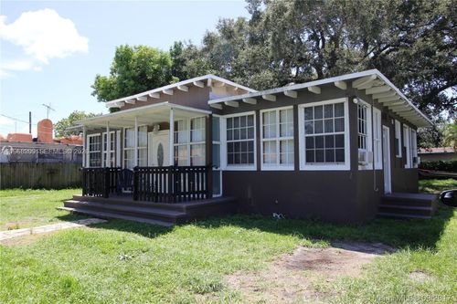 2-40 Nw 58 Avenue, Miami, FL, 33126 | Card Image