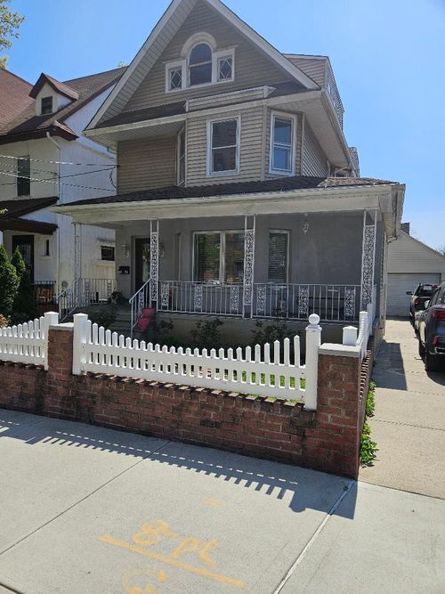 8424 85th Rd, Woodhaven, NY, 11421-1221 | Card Image