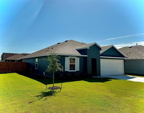 320 Wirecrested Dr, Lockhart, TX, 78644-5256 | Card Image