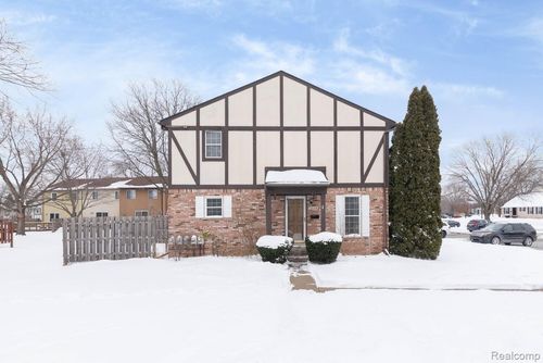 36461 Park Place Dr, Sterling Heights, MI, 48310-4292 | Card Image