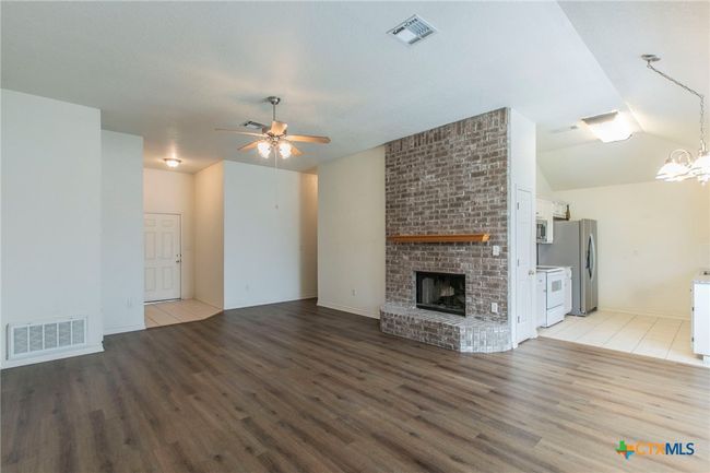 21 Artesian Dr, House other with 3 bedrooms, 2 bathrooms and null parking in Belton TX | Image 5