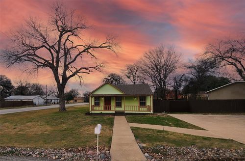 233 Texas St, Cedar Hill, TX, 75104-2613 | Card Image