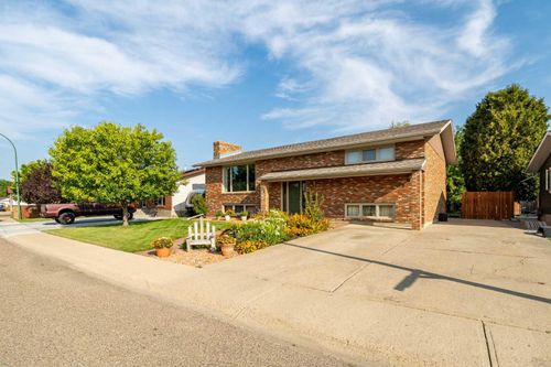 72 Rossmere Way Se, Medicine Hat, AB, T1B2M8 | Card Image