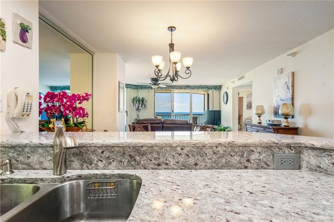 APT-9-5 - 5051 N Highway A1a, House attached with 2 bedrooms, 2 bathrooms and null parking in Hutchinson Island FL | Image 12
