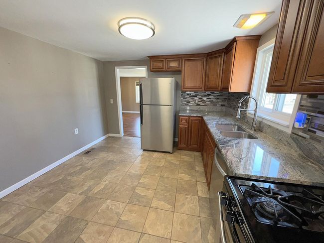 Granite Counter | Image 12