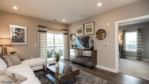 1021 Vanderbergh, Monroe Twp, NJ, 08831-3380 | Card Image