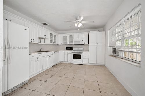 2-1922 Mckinley St, Hollywood, FL, 33020-3138 | Card Image