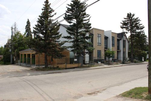 2371 20 Avenue Nw, Calgary, AB, T2M4C9 | Card Image