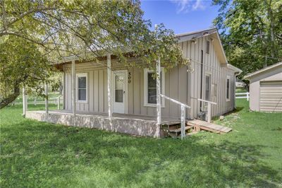 View of front facade featuring a front lawn | Image 1