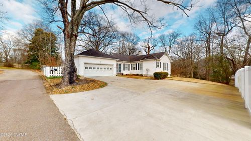 826 W Lattawoods Drive, Dyersburg, TN, 38024 | Card Image