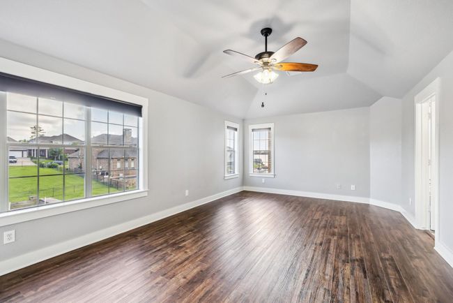 Oversized master bedroom with upgraded flooring | Image 25