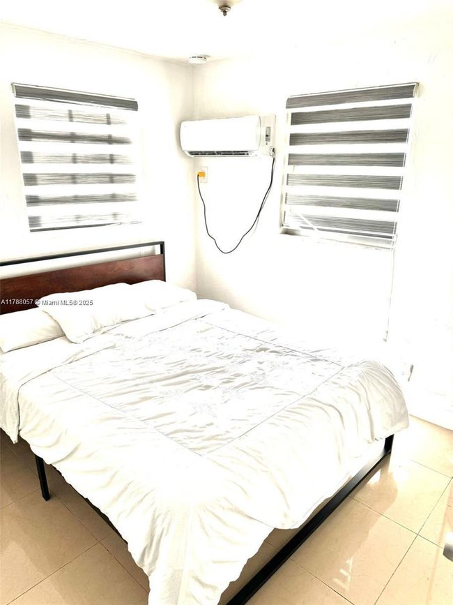 0 - 802 Nw 3 Rd Ter, House other with 1 bedrooms, 1 bathrooms and null parking in Hallandale Beach FL | Image 15