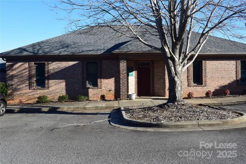 1909 J N Pease Pl, Charlotte, NC, 28262-4558 | Card Image