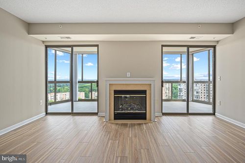 unit-1111-19365 Cypress Ridge Ter, LEESBURG, VA, 20176-8438 | Card Image