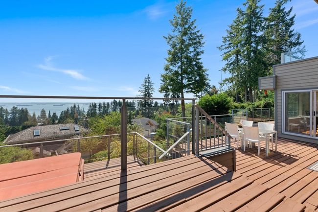 4750 Meadfeild Road, House other with 5 bedrooms, 4 bathrooms and null parking in West Vancouver BC | Image 10