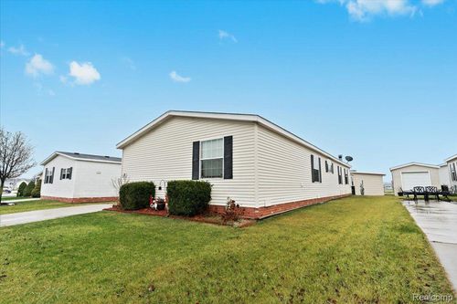 37476 Millstone Trl, New Haven, MI, 48048-3132 | Card Image