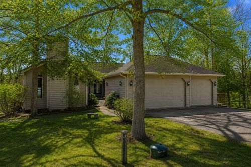 18 Colony Ln, GALENA, IL, 61036-8692 | Card Image
