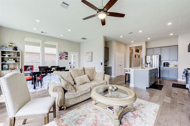 11922 Clearview Cove Dr, House other with 4 bedrooms, 3 bathrooms and null parking in Humble TX | Image 6