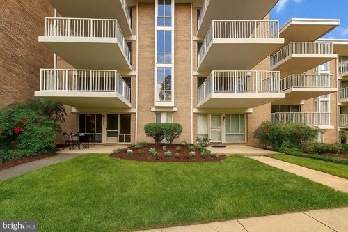 252-2605 Redcoat Dr, ALEXANDRIA, VA, 22303-2647 | Card Image