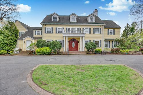105 Everit Ave, Hewlett, NY, 11557-2105 | Card Image