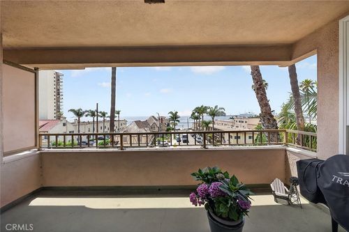 c4-1635 E Ocean Blvd, Long Beach, CA, 90802-6040 | Card Image
