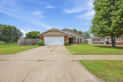 12007 E 83rd St N, Owasso, OK, 74055-2154 | Card Image