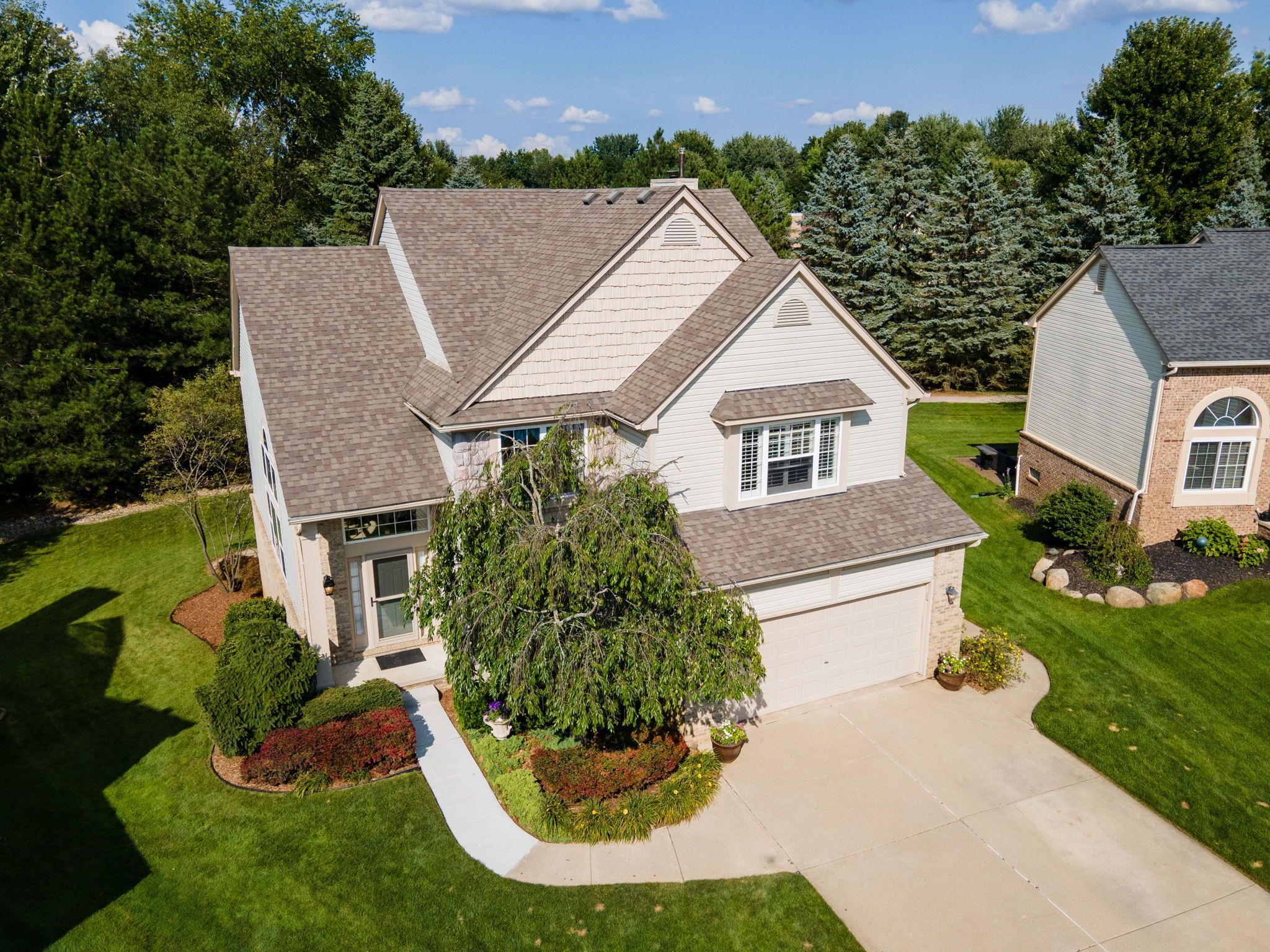 Briarbrooke Ln, Oakland Township, MI 48306