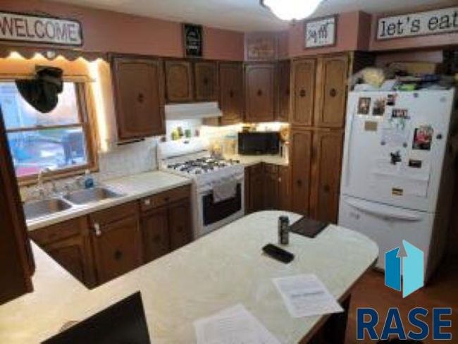 1108 W 3 Rd Ave, House other with 3 bedrooms, 2 bathrooms and null parking in Mitchell SD | Image 7