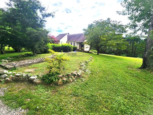 2624 Peach Orchard Rd, Maryville, TN, 37803-3045 | Card Image