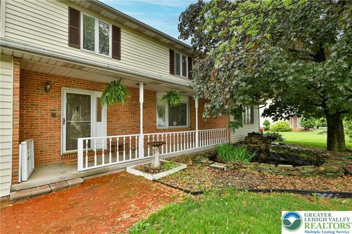 5470 Summit St, Whitehall, PA, 18052-1726 | Card Image