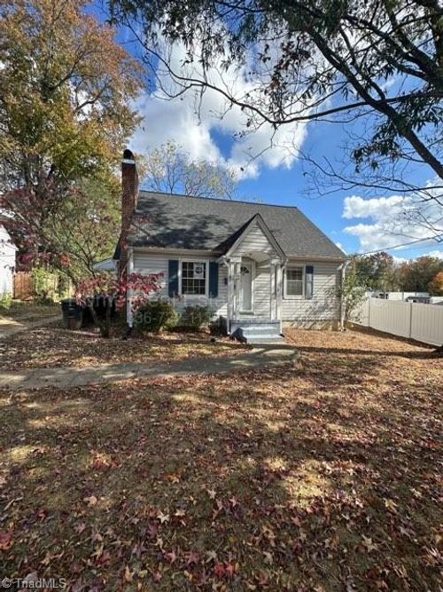1009 Knollwood St, Winston-Salem, NC, 27103-4140 | Card Image