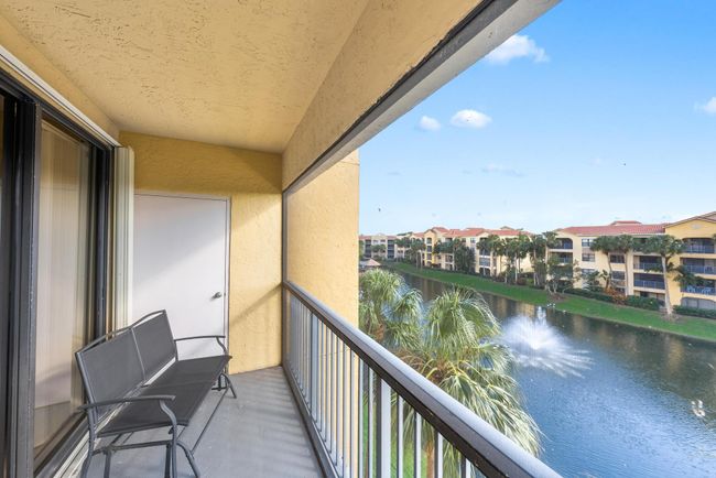 APT-404 - 100 Uno Lago Dr, Condo with 2 bedrooms, 2 bathrooms and null parking in Juno Beach FL | Image 15