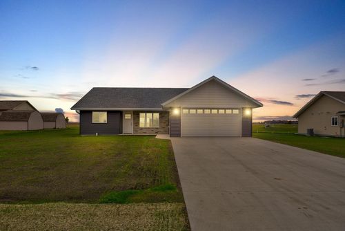 268 N Pond Dr, Jackson, MN, 56143-3807 | Card Image