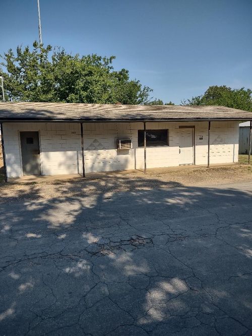 503 N Main St, West, TX, 76691-1211 | Card Image