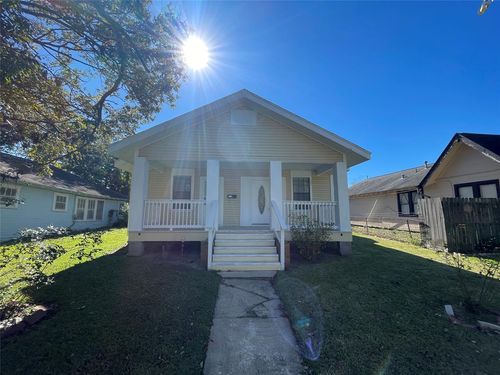3105 Indiana St, Baytown, TX, 77520-6013 | Card Image