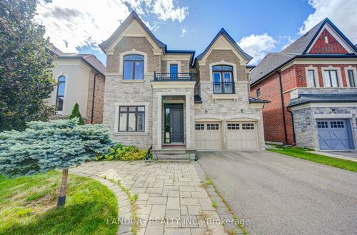 57 Strawbridge Farm Dr, Aurora, ON, L4G0T9 | Card Image