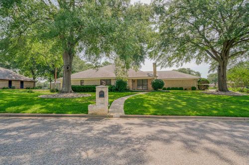 100 Northhill Ct, Longview, TX, 75605-2054 | Card Image