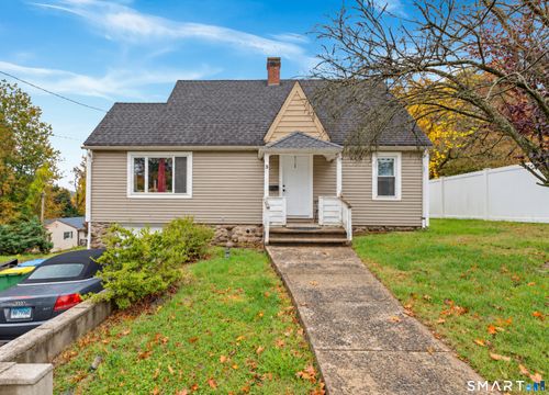 3 Suffolk St, Waterbury, CT, 06704-1432 | Card Image