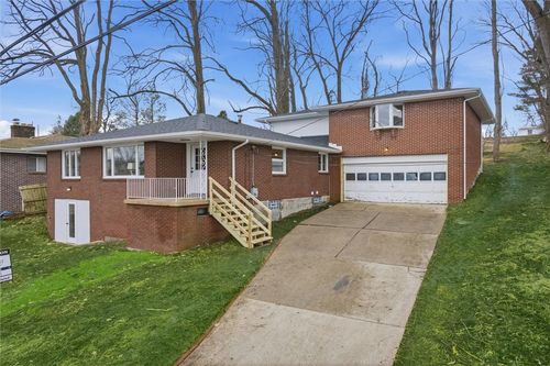 230 Clairmont St, North Huntingdon, PA, 15642-2579 | Card Image