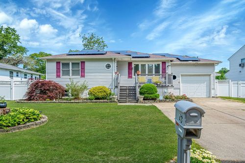 43 Ranch Dr, Shirley, NY, 11967-3510 | Card Image