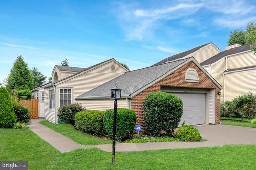 7524 Cross Gate Ln, ALEXANDRIA, VA, 22315-4619 | Card Image