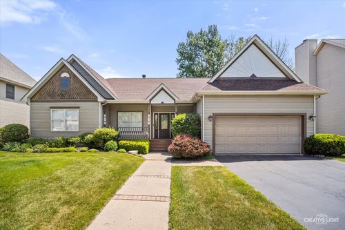 220 Barn Swallow Dr, Woodstock, IL, 60098-8215 | Card Image