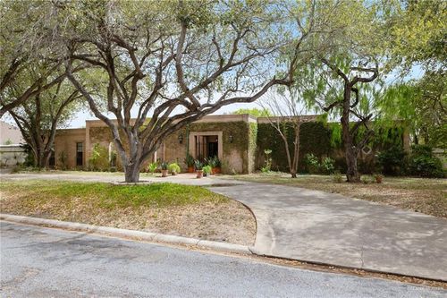 3325 Kent Ln, McAllen, TX, 78503-1315 | Card Image