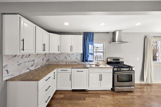 20817 Parkside Blvd, House other with 2 bedrooms, 2 bathrooms and null parking in Ferndale MI | Image 5